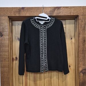 Like New Acrylic Blend Black With White Accent Women's Sweater Size Medium